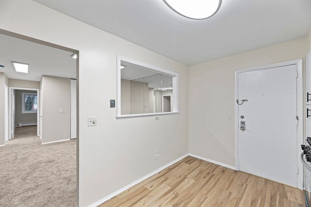 10369 Dearlove Road 2A, Glenview, IL 60025