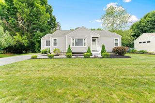 15 Flanders Rd, Westborough, MA 01581