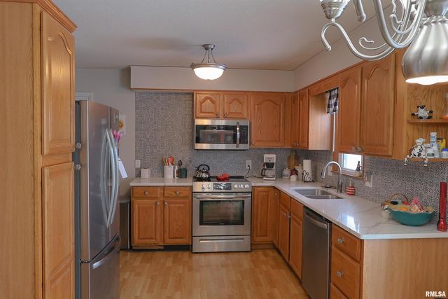 1603 Gary Grove, Quincy, IL 62305