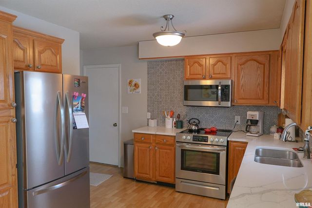 1603 Gary Grove, Quincy, IL 62305