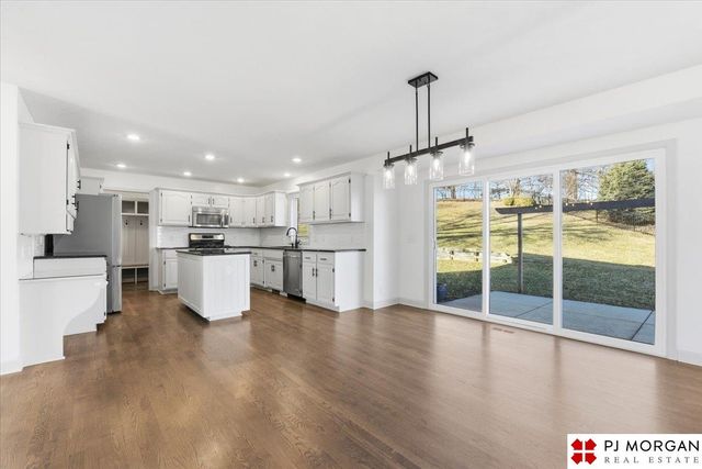 12556 Bristol Circle, Omaha, NE 68164