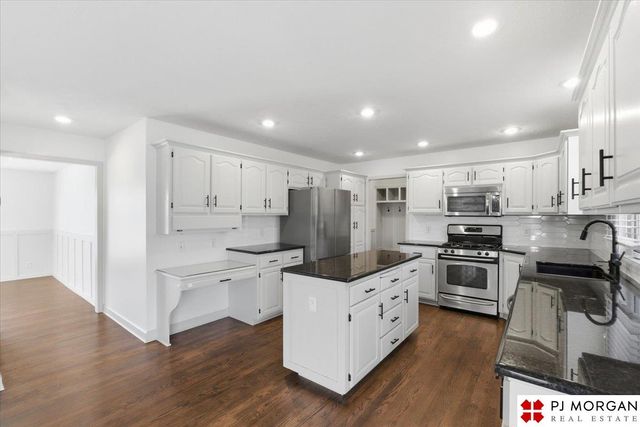 12556 Bristol Circle, Omaha, NE 68164