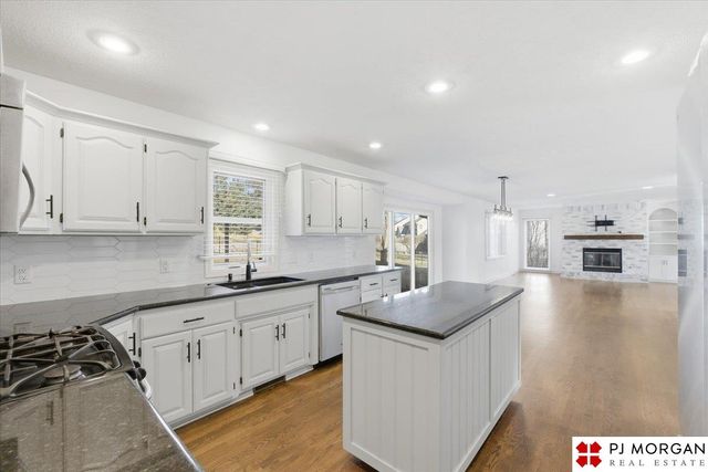 12556 Bristol Circle, Omaha, NE 68164