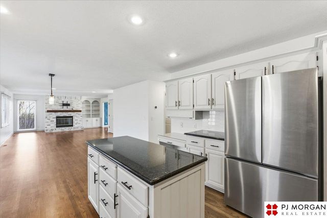 12556 Bristol Circle, Omaha, NE 68164