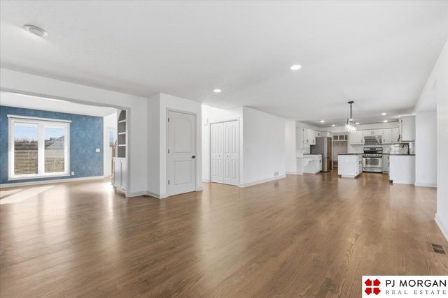 12556 Bristol Circle, Omaha, NE 68164