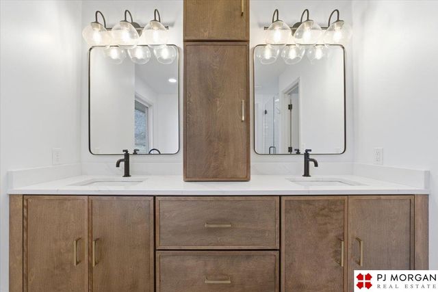 12556 Bristol Circle, Omaha, NE 68164