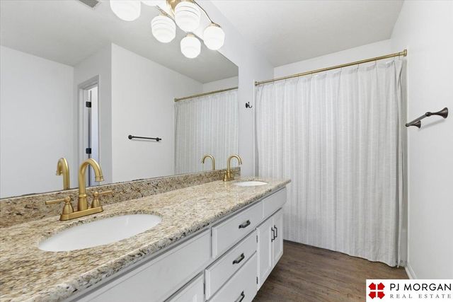 12556 Bristol Circle, Omaha, NE 68164