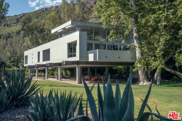 30047 Mulholland Highway, Agoura Hills, CA 91301