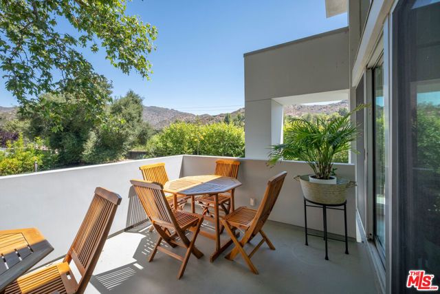 30047 Mulholland Highway, Agoura Hills, CA 91301