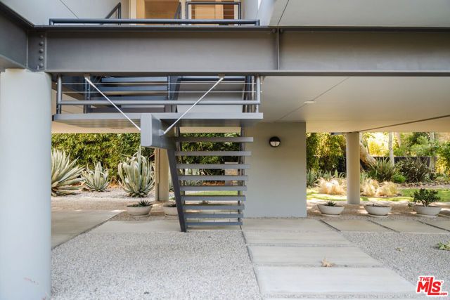 30047 Mulholland Highway, Agoura Hills, CA 91301