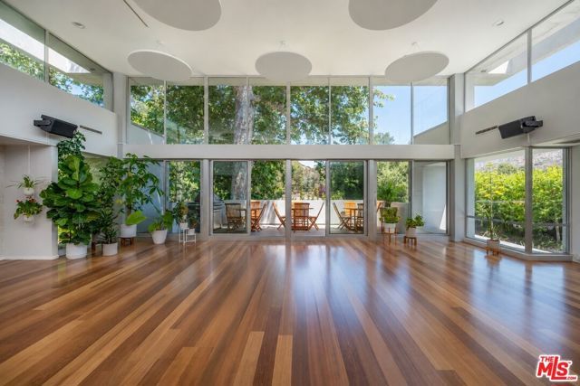 30047 Mulholland Highway, Agoura Hills, CA 91301