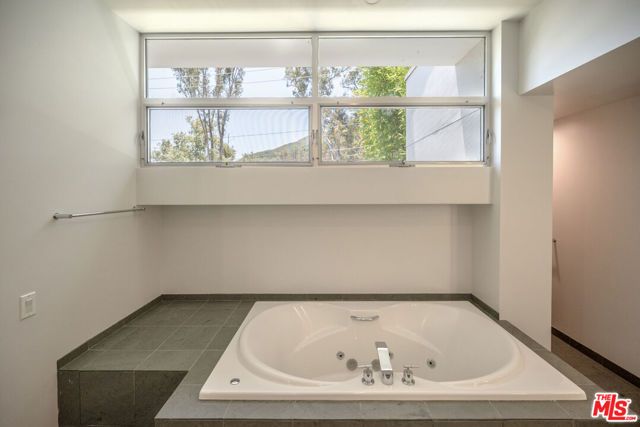 30047 Mulholland Highway, Agoura Hills, CA 91301