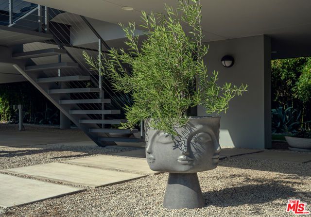 30047 Mulholland Highway, Agoura Hills, CA 91301