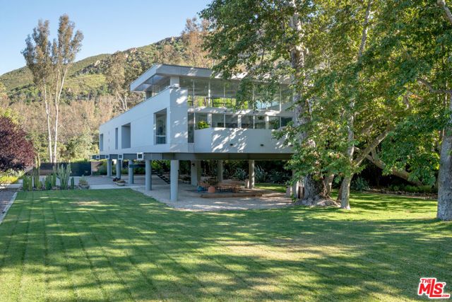 30047 Mulholland Highway, Agoura Hills, CA 91301