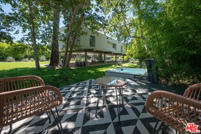 30047 Mulholland Highway, Agoura Hills, CA 91301