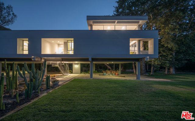 30047 Mulholland Highway, Agoura Hills, CA 91301