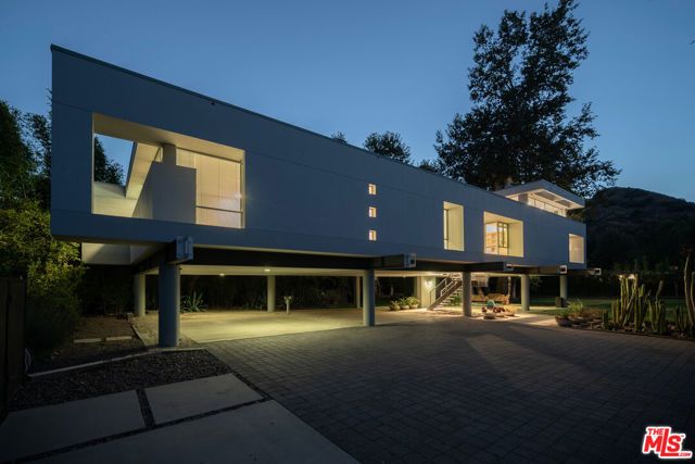 30047 Mulholland Highway, Agoura Hills, CA 91301