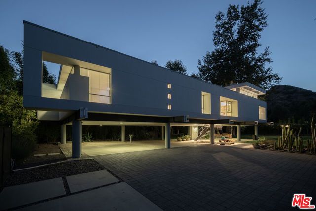 30047 Mulholland Highway, Agoura Hills, CA 91301