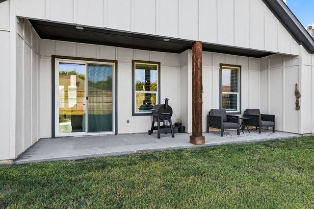 5637 Pollys Way, Fort Worth, TX 76126