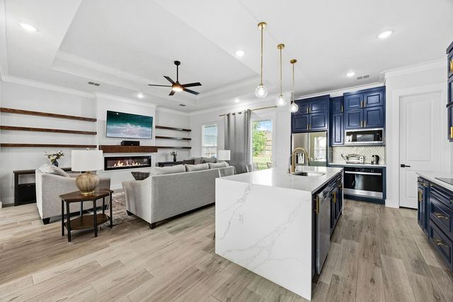 5637 Pollys Way, Fort Worth, TX 76126