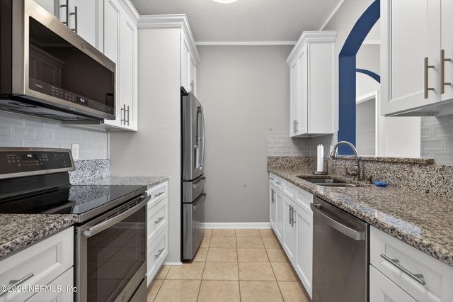 10550 BAYMEADOWS Road 912, Jacksonville, FL 32256