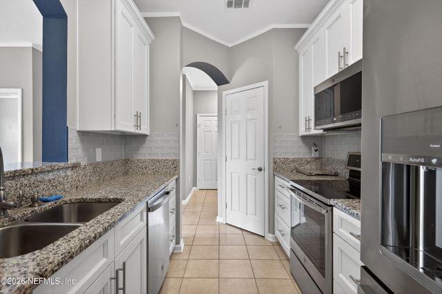 10550 BAYMEADOWS Road 912, Jacksonville, FL 32256