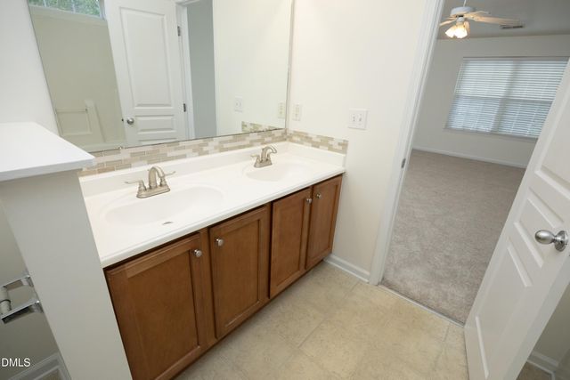 154 Stobhill Lane, Holly Springs, NC 27540