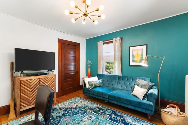 39 Locust Street, Brattleboro, VT 05301
