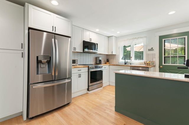 39 Locust Street, Brattleboro, VT 05301