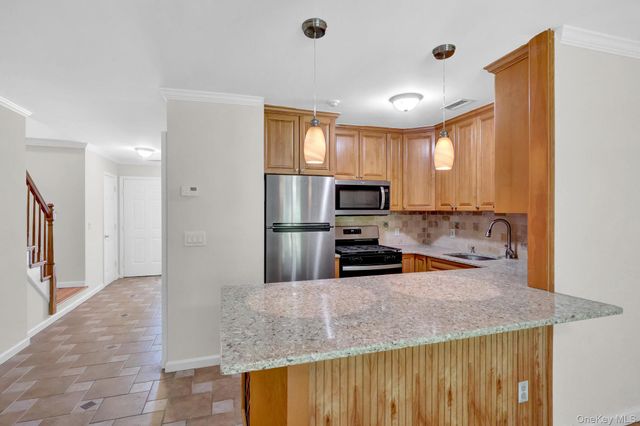 507 Sara Circle, Port Jefferson Station, NY 11776