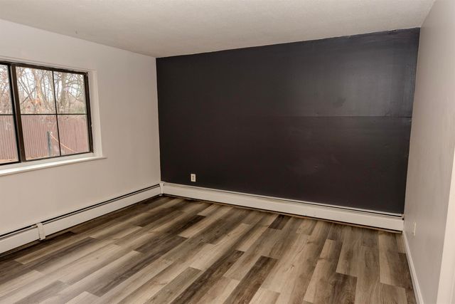 126 Mammoth Rd Apt 1, Hooksett, NH 03106