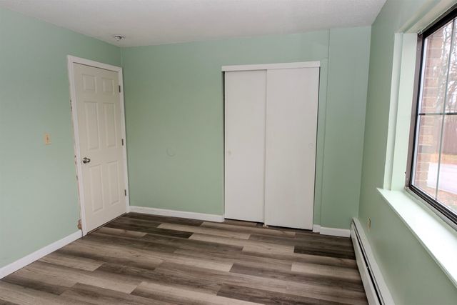 126 Mammoth Rd Apt 1, Hooksett, NH 03106