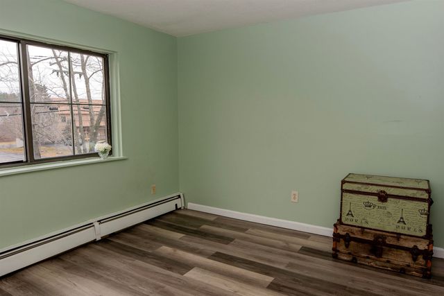 126 Mammoth Rd Apt 1, Hooksett, NH 03106