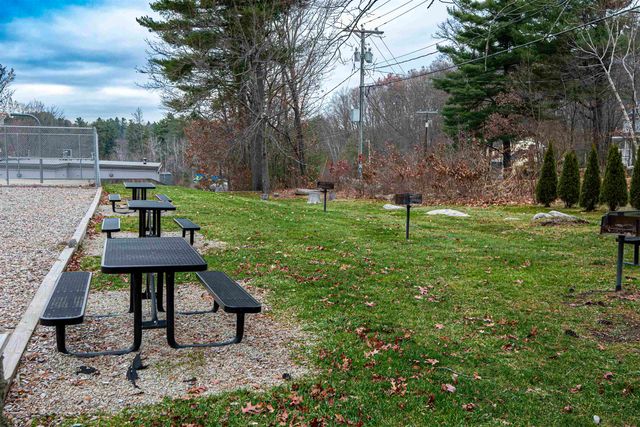 126 Mammoth Rd Apt 1, Hooksett, NH 03106