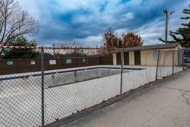 126 Mammoth Rd Apt 1, Hooksett, NH 03106