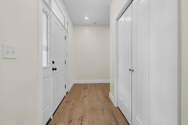33 Seabiscuit Dr, Plymouth, MA 02360