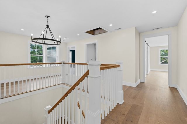 33 Seabiscuit Dr, Plymouth, MA 02360