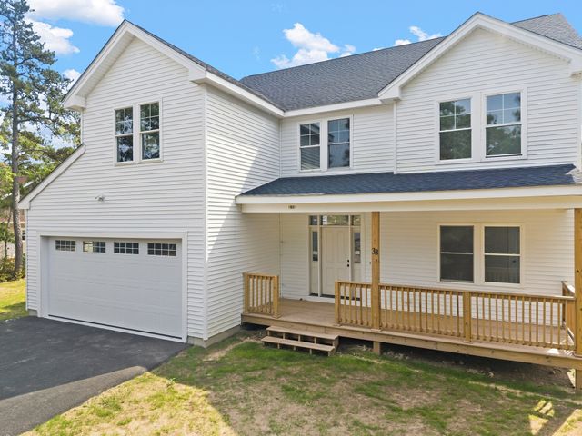 33 Seabiscuit Dr, Plymouth, MA 02360
