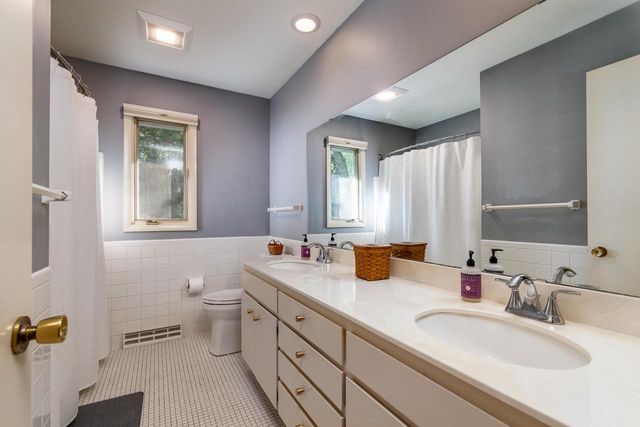 113 Standish Court, Madison, WI 53705