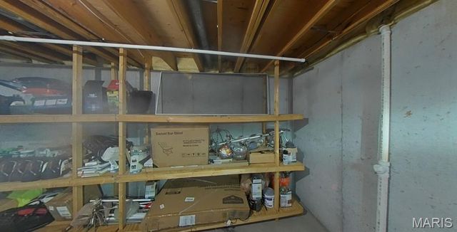 1860 Chateau Du Mont Drive, Florissant, MO 63031