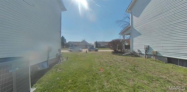 1860 Chateau Du Mont Drive, Florissant, MO 63031