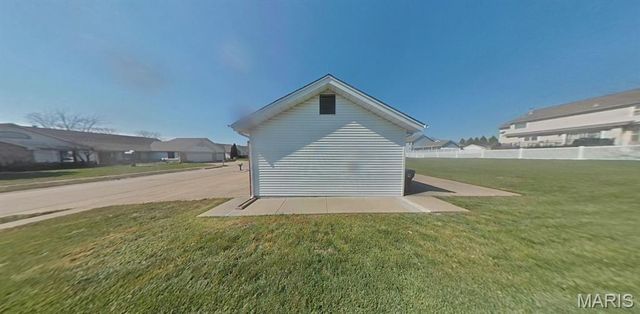 1860 Chateau Du Mont Drive, Florissant, MO 63031