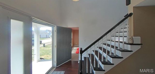 1860 Chateau Du Mont Drive, Florissant, MO 63031