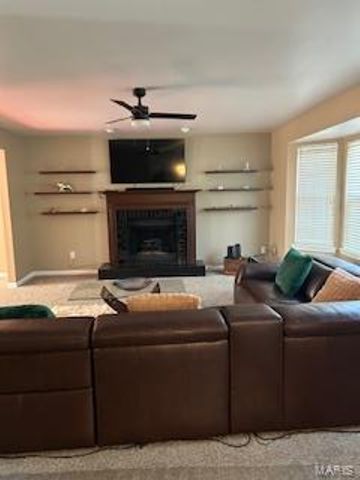 1860 Chateau Du Mont Drive, Florissant, MO 63031