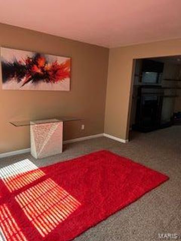 1860 Chateau Du Mont Drive, Florissant, MO 63031