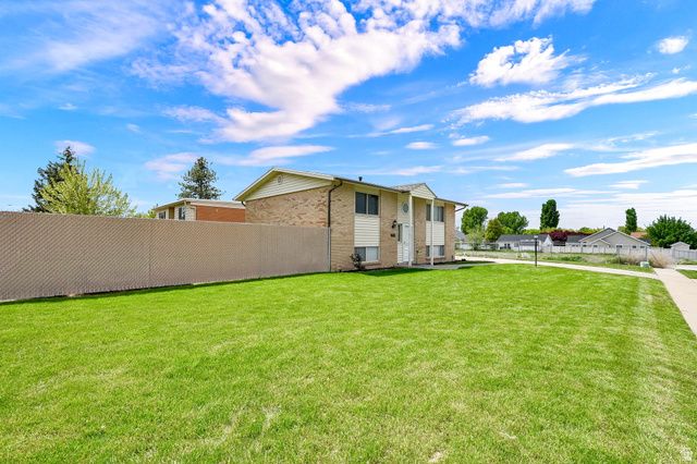 713 W 2200 N, Clinton, UT 84015