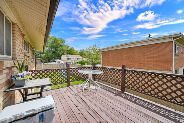 713 W 2200 N, Clinton, UT 84015