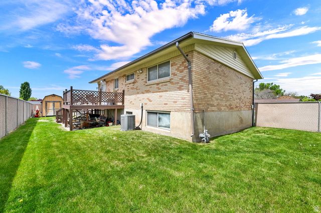 713 W 2200 N, Clinton, UT 84015