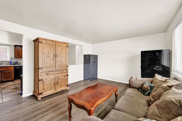 713 W 2200 N, Clinton, UT 84015