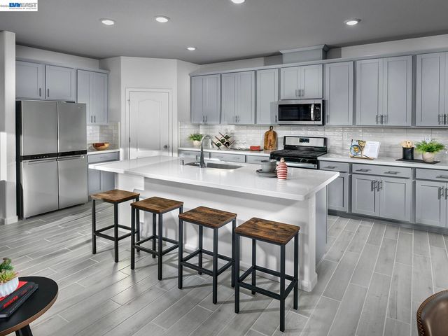 5200 Kestrel St, Antioch, CA 94531